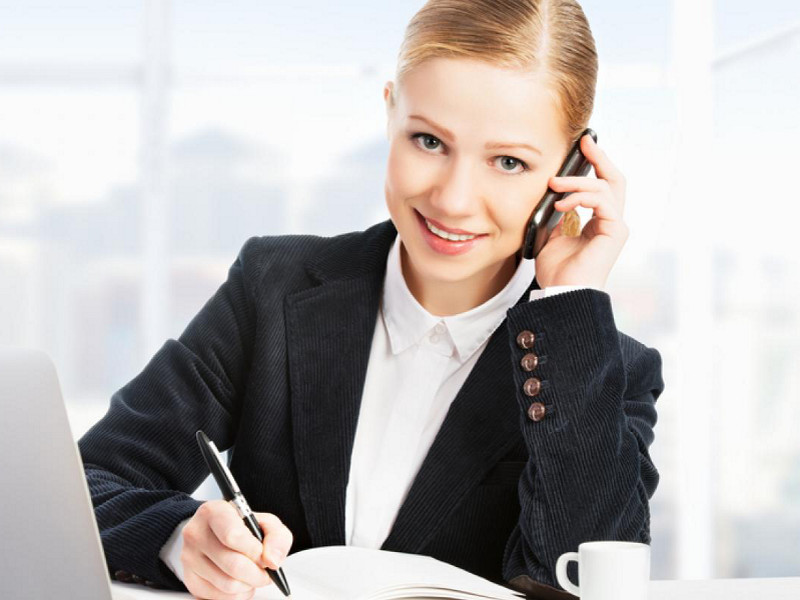 <p>Use effective methods of answering the phone when it rings at the studio.</p>
